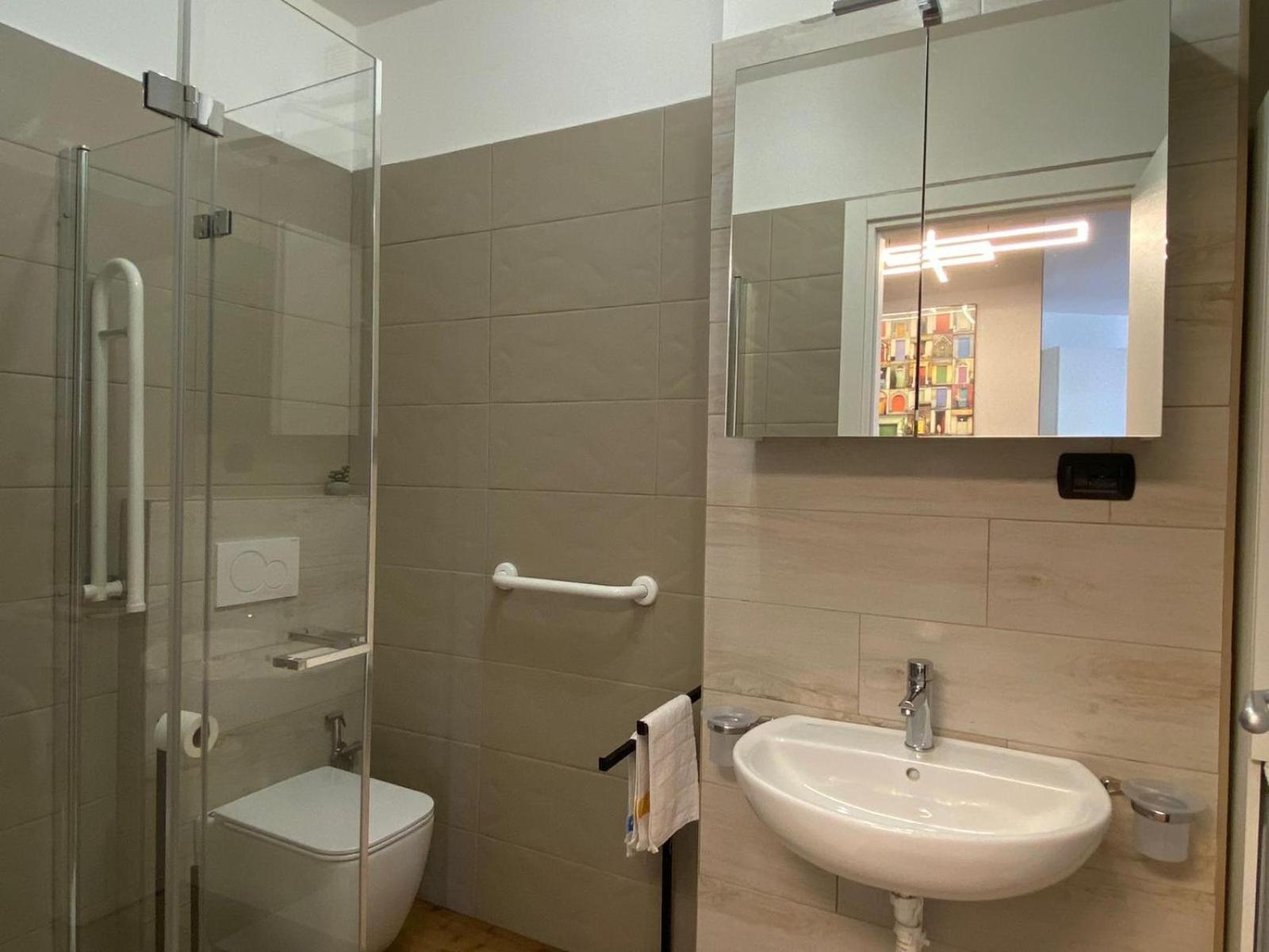 Lakeside Apartment กราเวโดนา ภายนอก รูปภาพ
