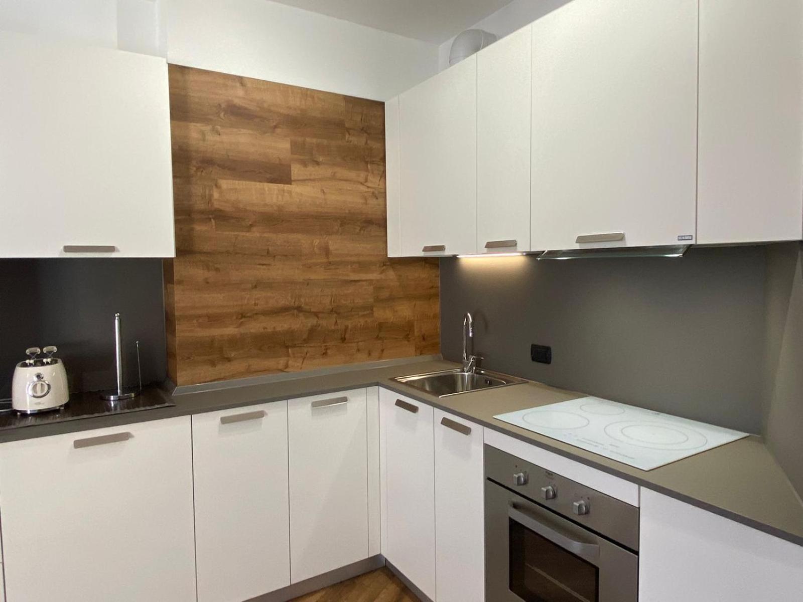 Lakeside Apartment กราเวโดนา ภายนอก รูปภาพ